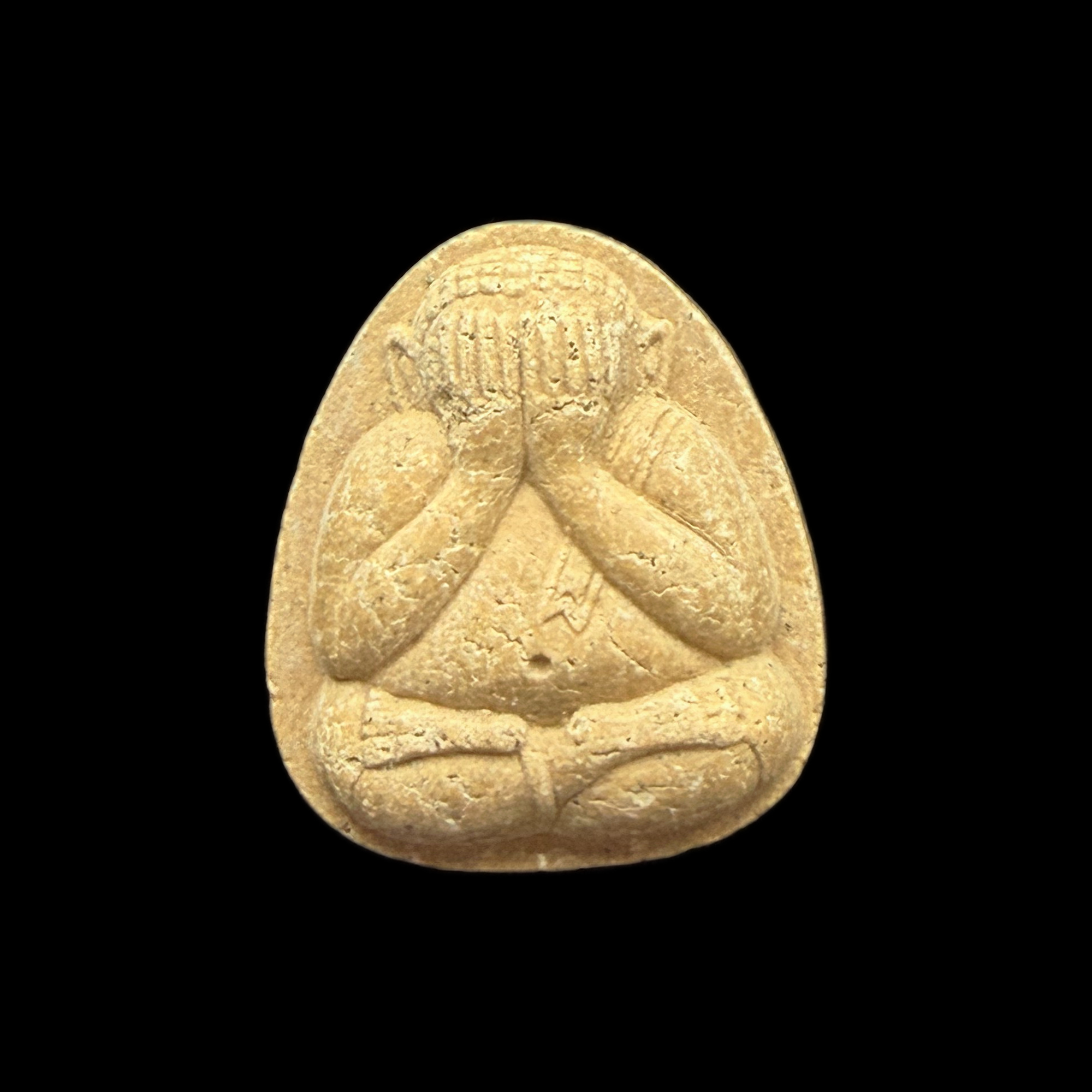 Phra Pidta — Golden Teardrop Yantra-Back Form, front view